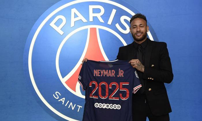 Neymar chính thức gia hạn hợp đồng với PSG