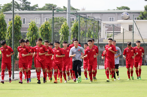 HLV Hoàng Anh Tuấn chốt danh sách dự Giải U18 Quốc tế Hong Kong 2019