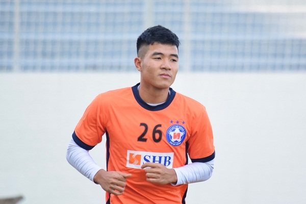 Trở lại V-League, Hà Đức Chinh khiến HLV Huỳnh Đức ngao ngán